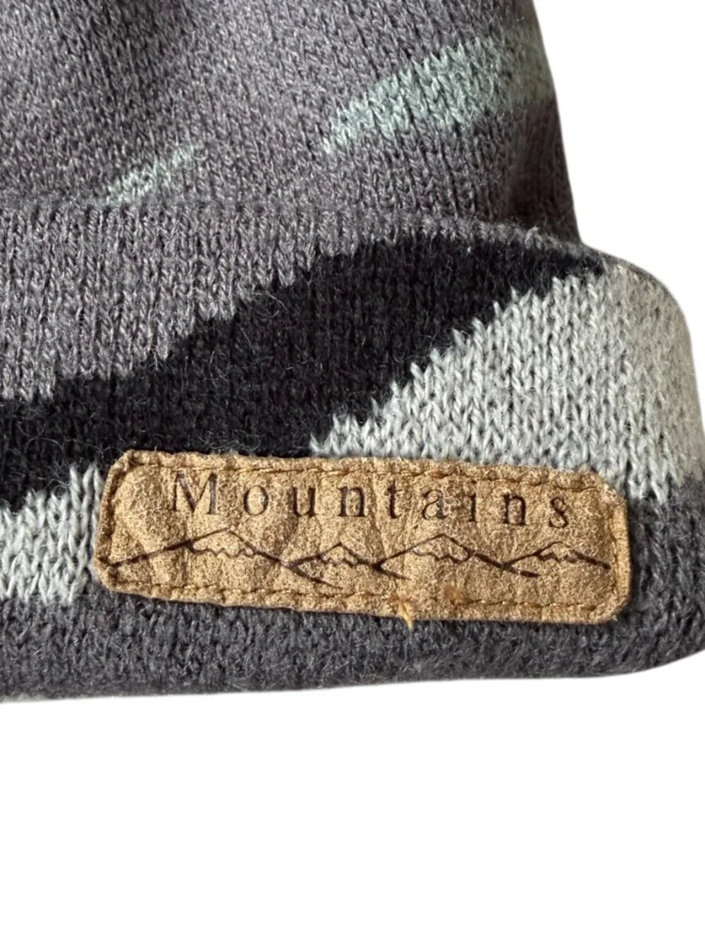Men/Boys gray and black camouflage knit beanie hat stretchy gray interior